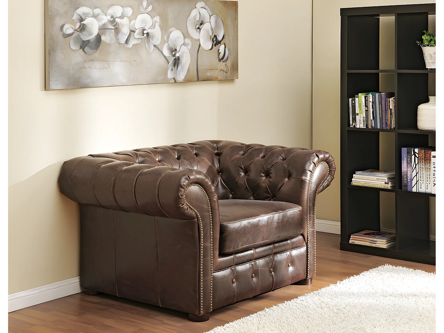Fotel typu chesterfield z postarzanej skóry CLOTAIRE 63549 - obrazek 1