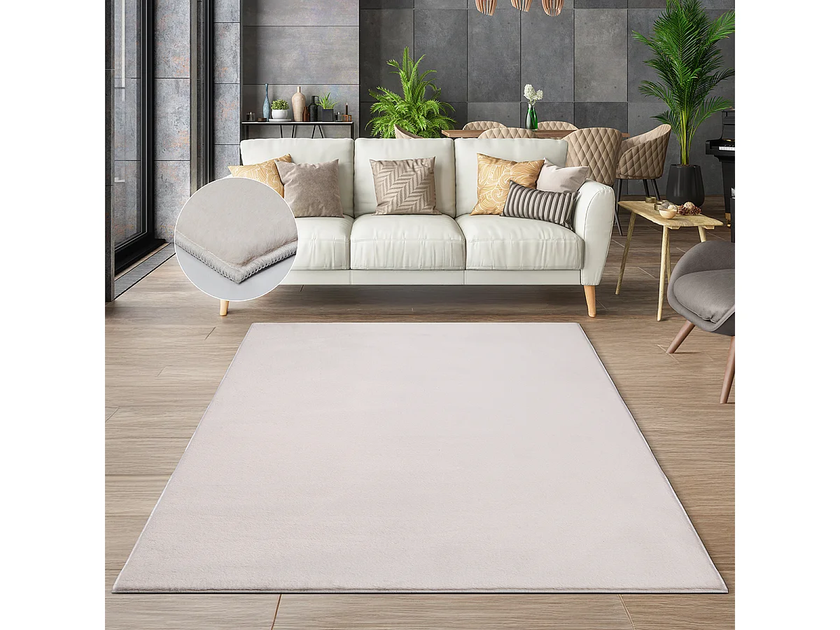 Dywan sztucznego futra miękki zmywalny - Beige - 140 x 200 cm - COSY 4081294 - obrazek 1