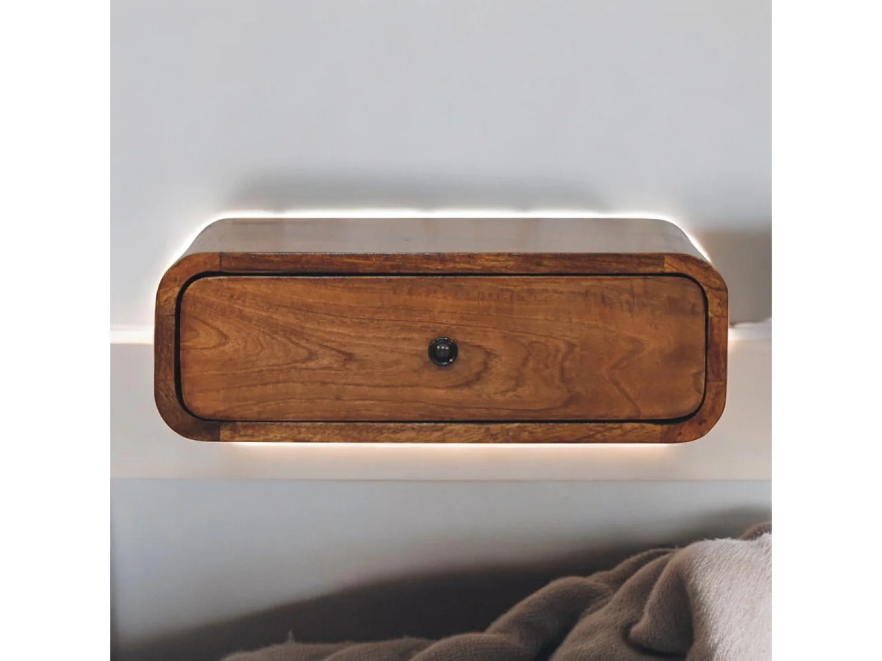 Artisan Furniture Szafka nocna Avora montowana na ścianie z 1 szufladą w kolorze miodowo-karmelowym z litego drewna 4075344 - obrazek 1