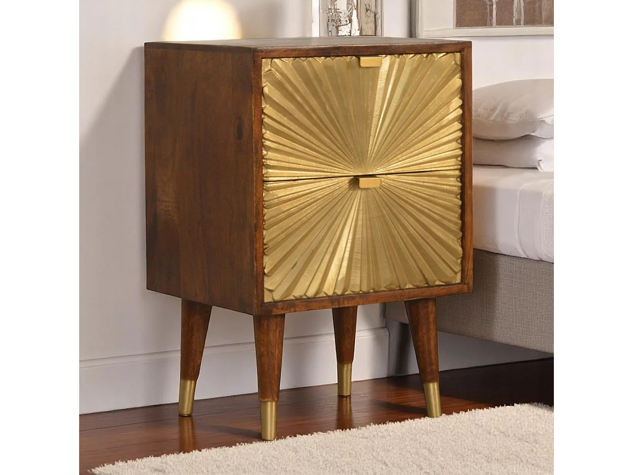 Artisan Furniture Szafka nocna Manilla Gold z litego drewna mango, 2 szuflady pokryte mosiądzem, złota i brązowa 4888043 - obrazek 1