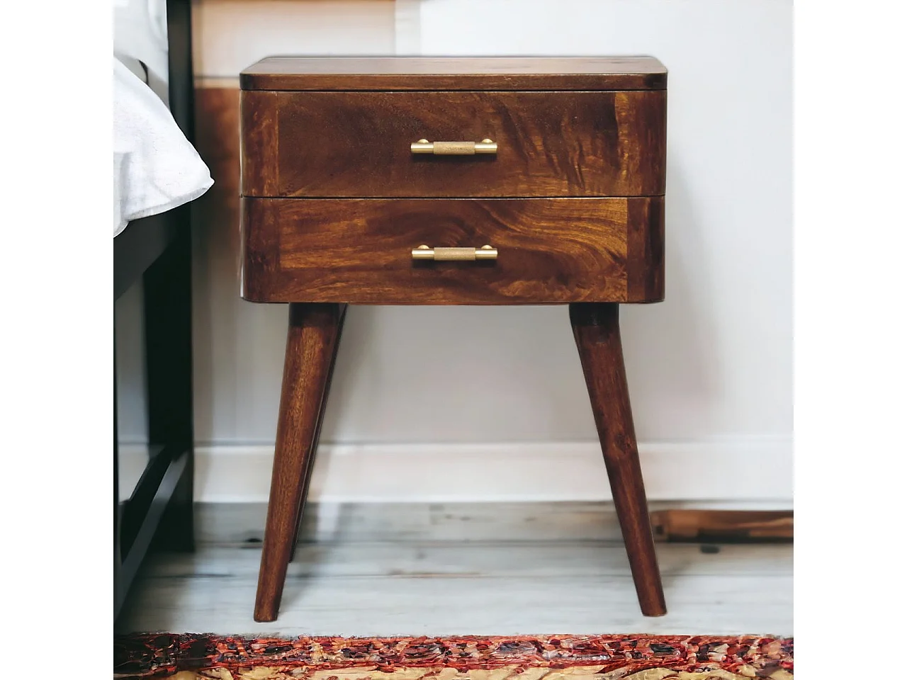Artisan Furniture Nordycka szafka nocna z listwą w kształcie litery T z litego drewna kasztanowego 4075340