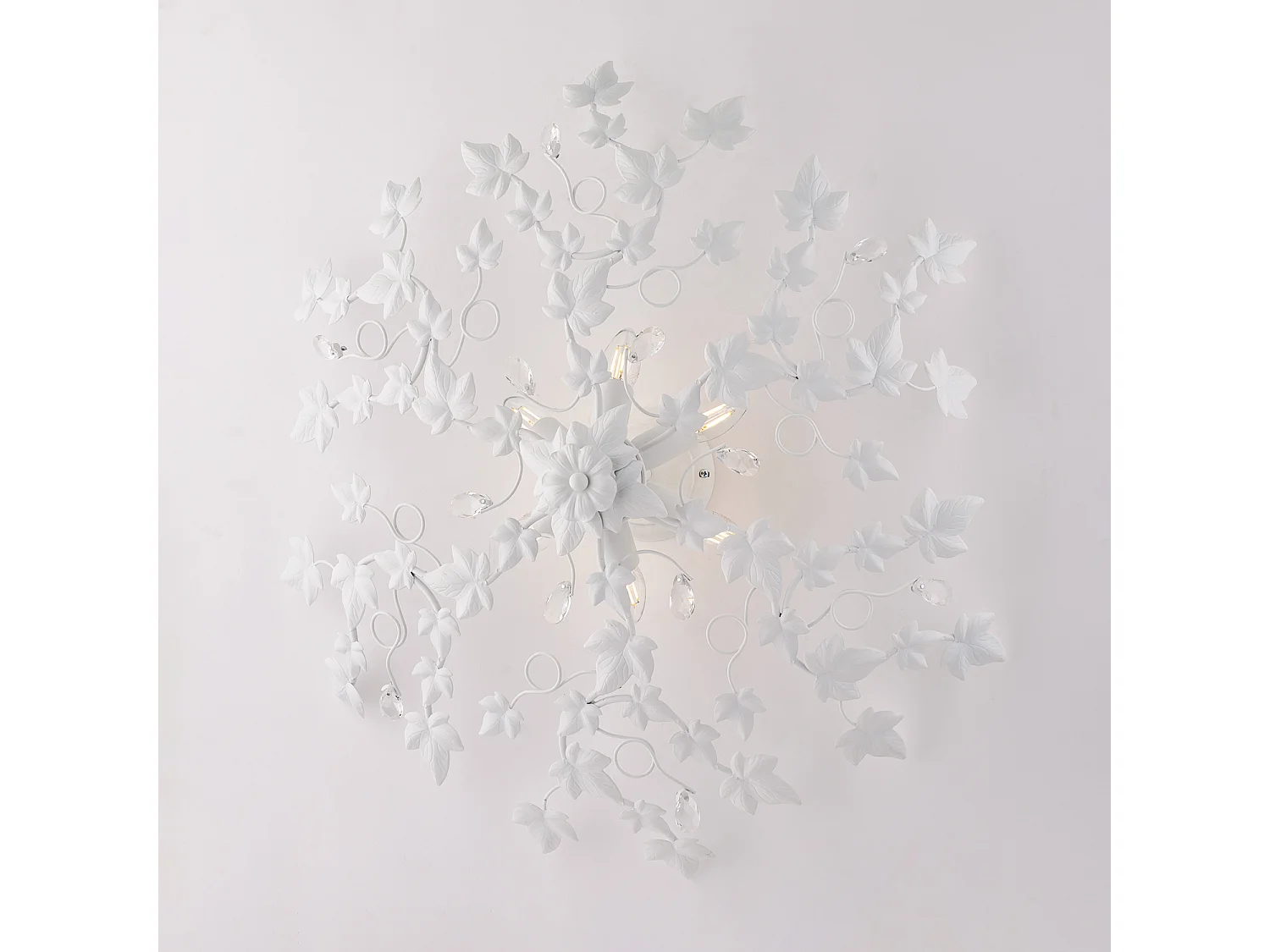 Edera - Lampa sufitowa z lakierowanego żelaza w kolorze białym z dekoracją w stylu shabby chic i kryształowymi cyrkoniami, 6 lamp, wys. 22 cm - Ø80 - BL50-PL6-BCO 4074303 - obrazek 1