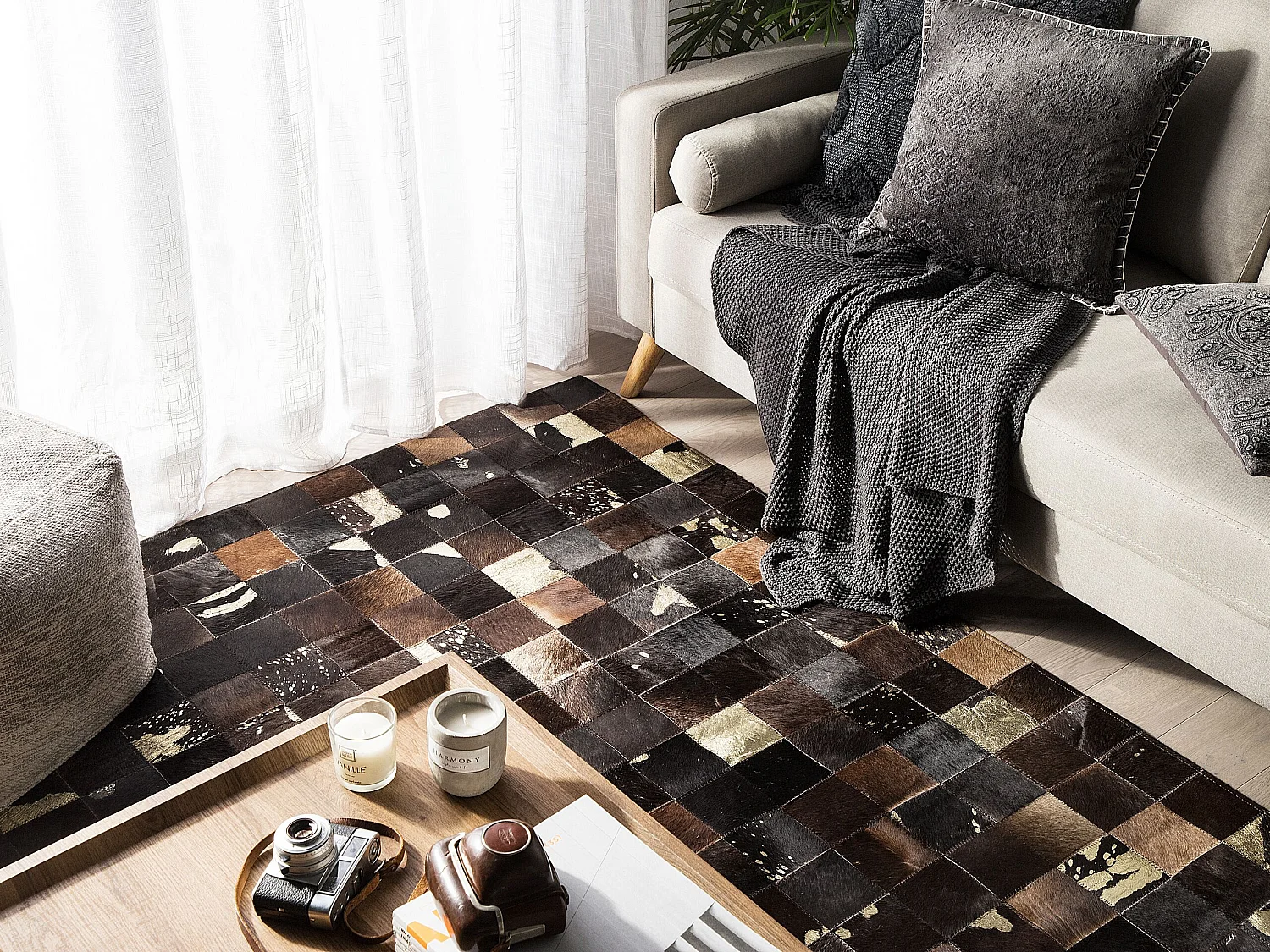 Dywan patchwork skórzany 140 x 200 cm brązowy BANDIRMA 178387 - obrazek 1