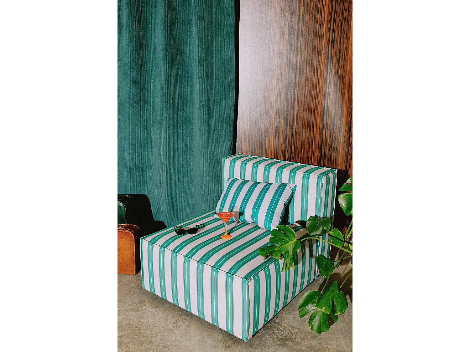 Fotel lounge z aksamitu HARPER 4895515 - obrazek 1
